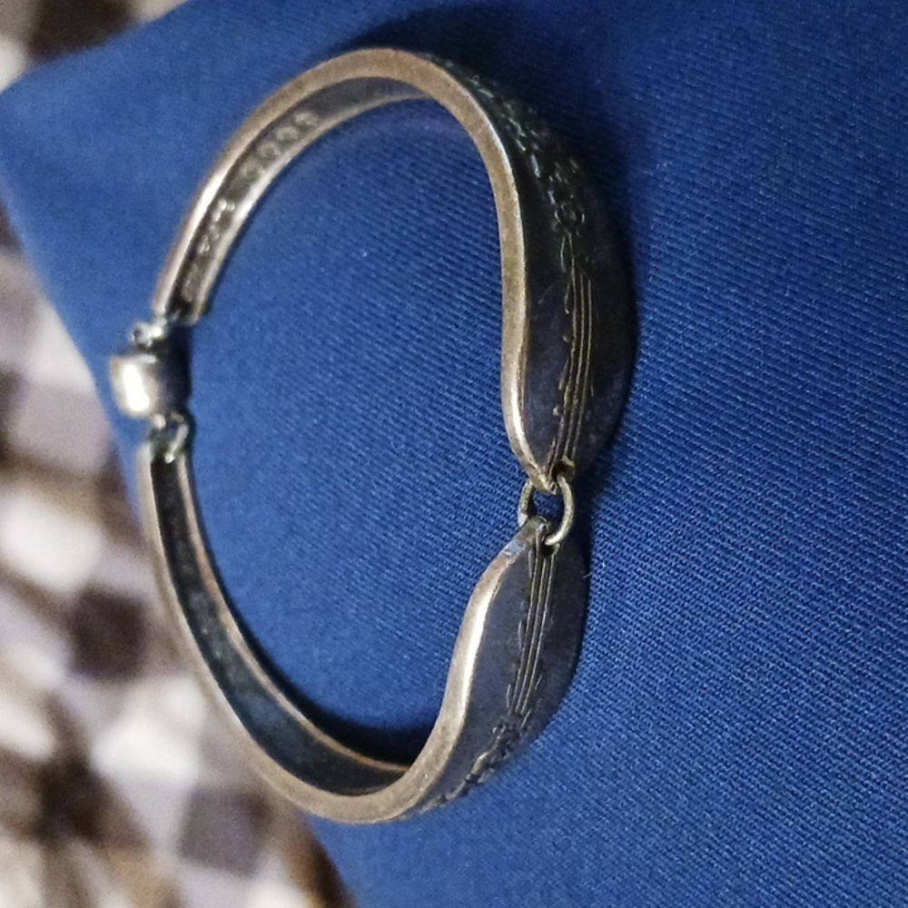 Vintage Silver Plate Bracelet Made From Spoons w/ Magnetic Closure Adorable CHIC - Picture 3 of 9